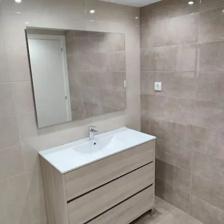 Nuevo Duplex Con Terraza Cerca De Playa Y Metro Con Parking Privado Lägenhet